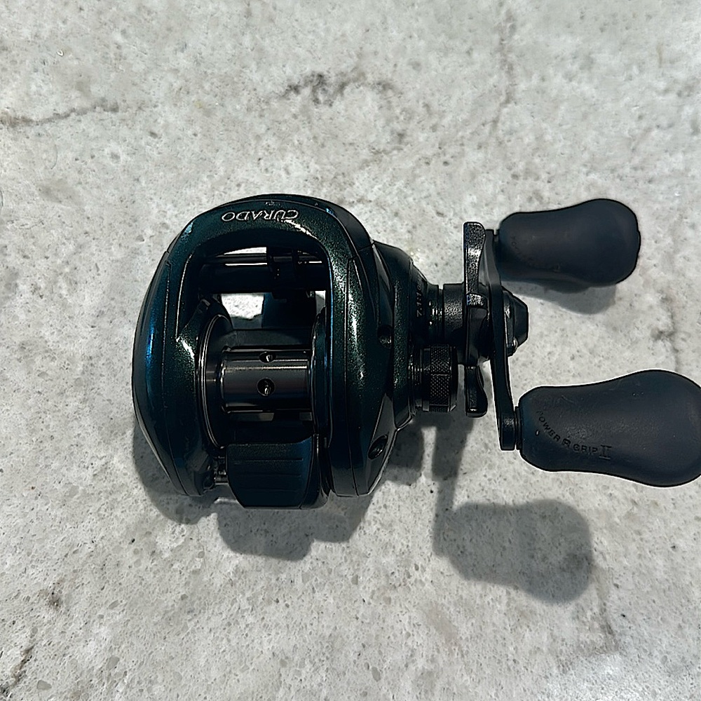 Shimano Curado 200G7 vintage Baitcaster. Right hand, freshly cleaned.